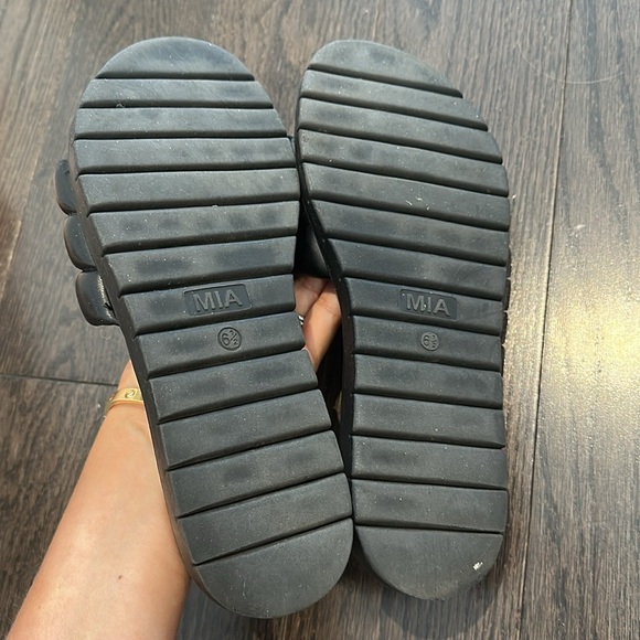 Mia black slides size 6.5 - Picture 3 of 4